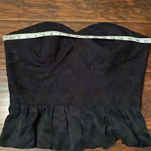 Bebe Black Lace Peplum Strapless Top Feminine Event Party Club Vegas NEW - Picture 6 of 11